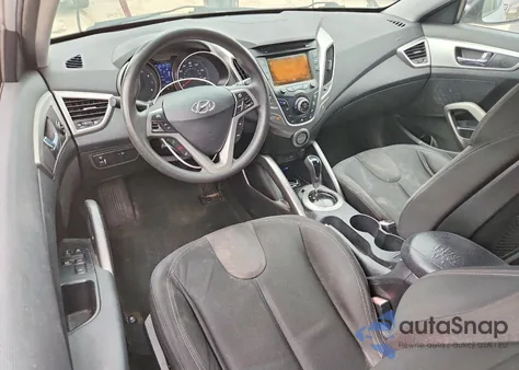 2012 Hyundai Veloster z USA, uszkodzony, nr VIN KMHTC6AD2CU042381